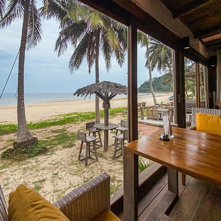 Chumphon Cabana Resort Exterior photo