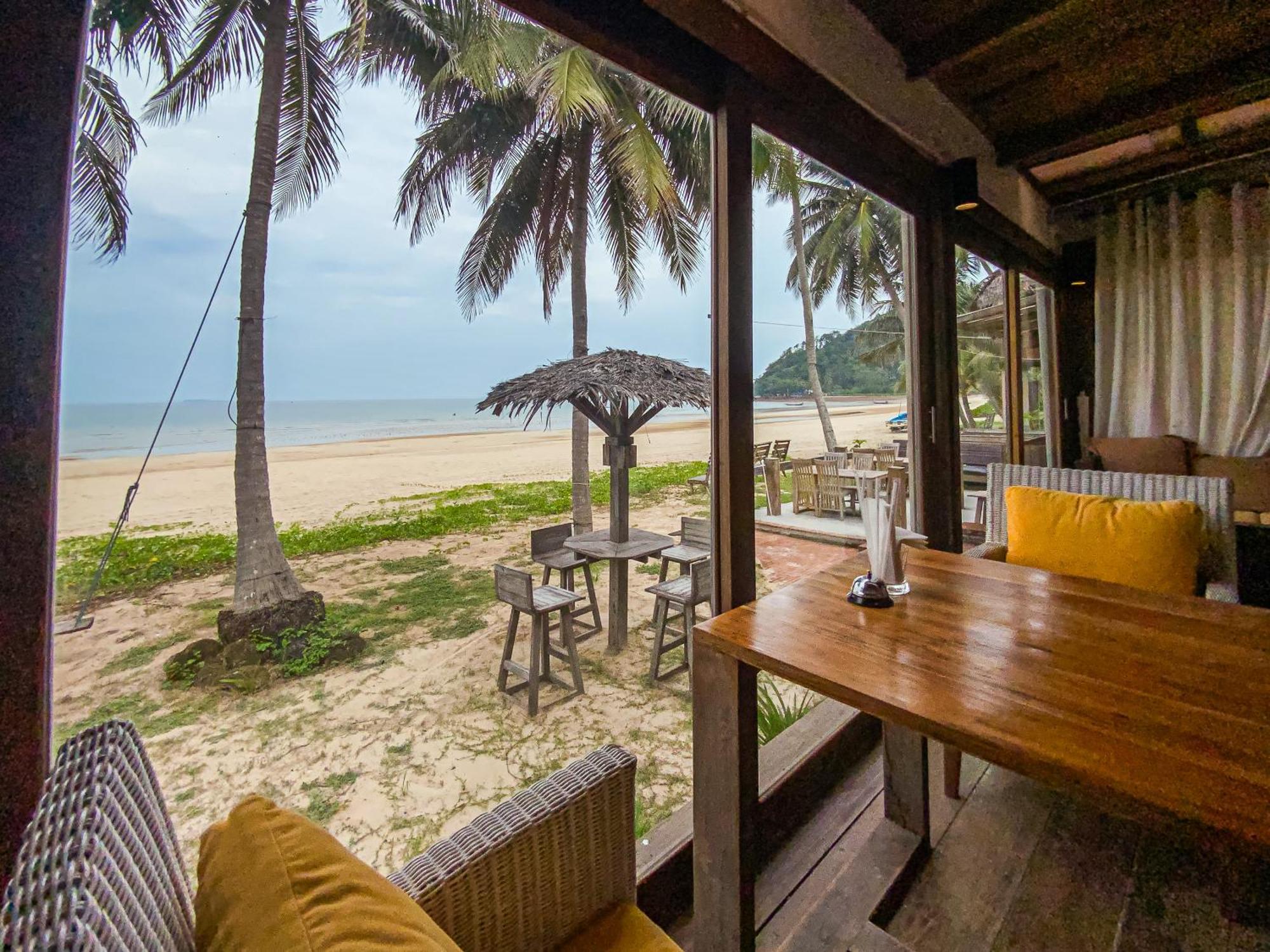 Chumphon Cabana Resort Exterior photo