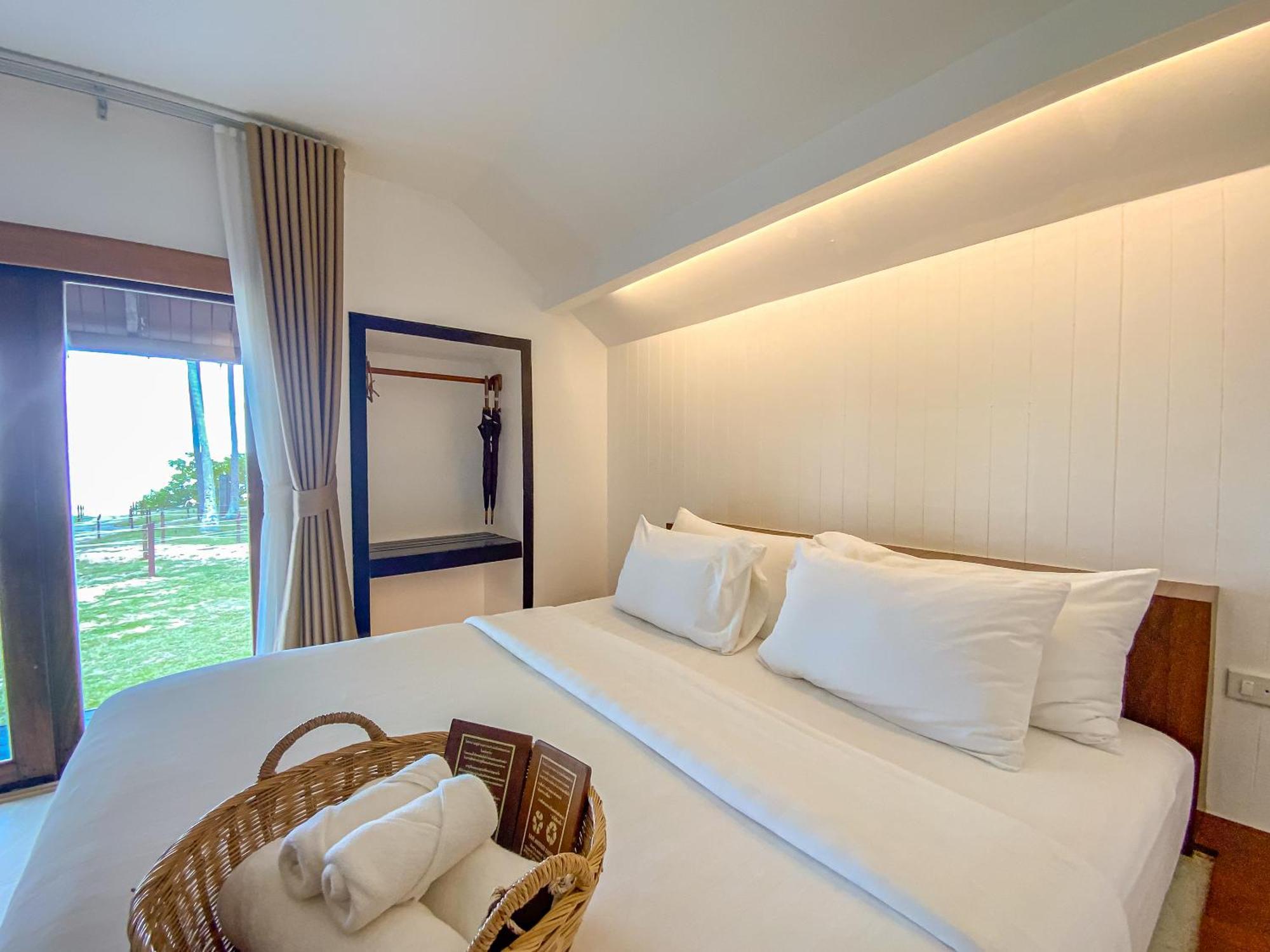 Chumphon Cabana Resort Exterior photo