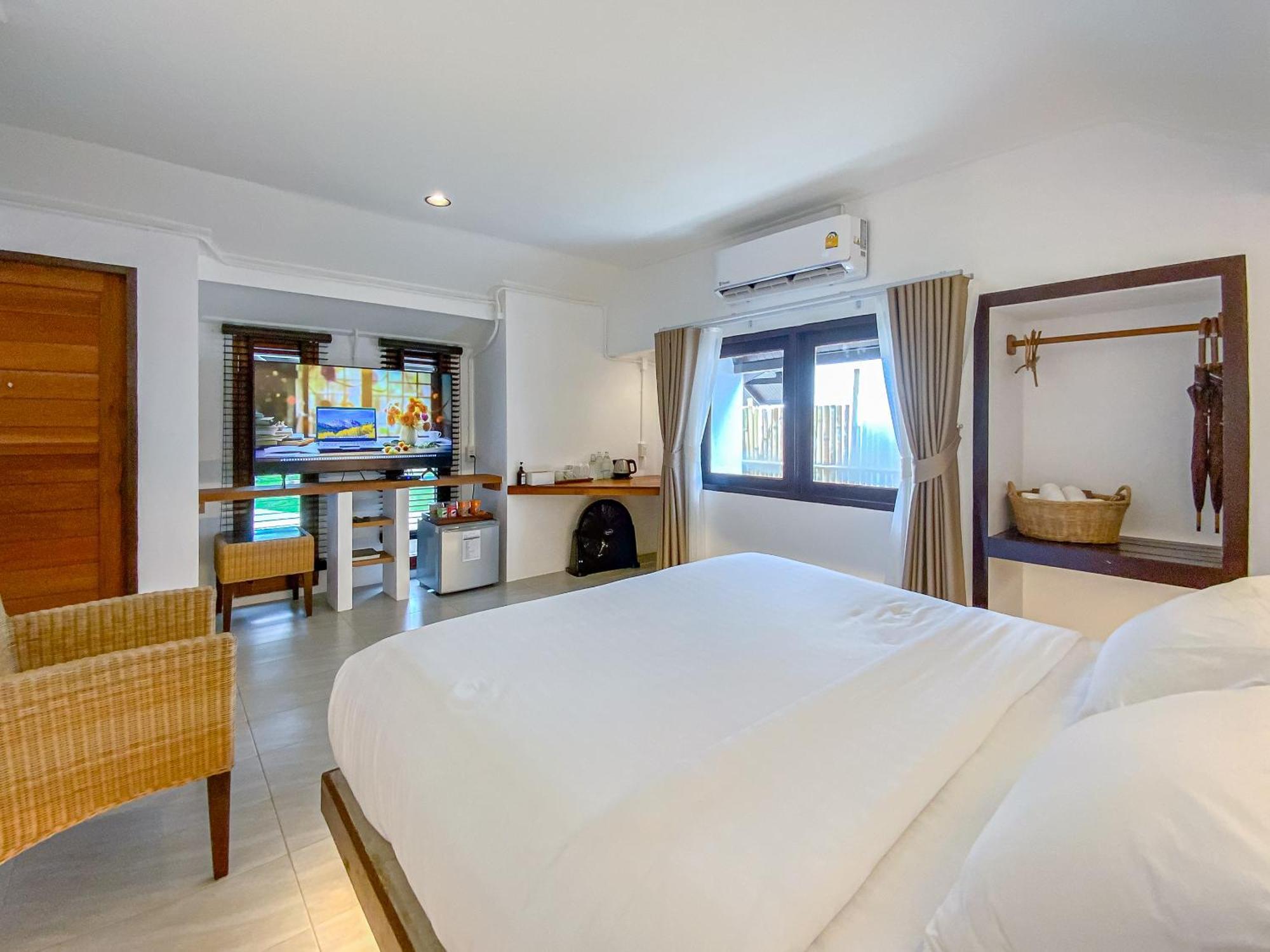 Chumphon Cabana Resort Exterior photo