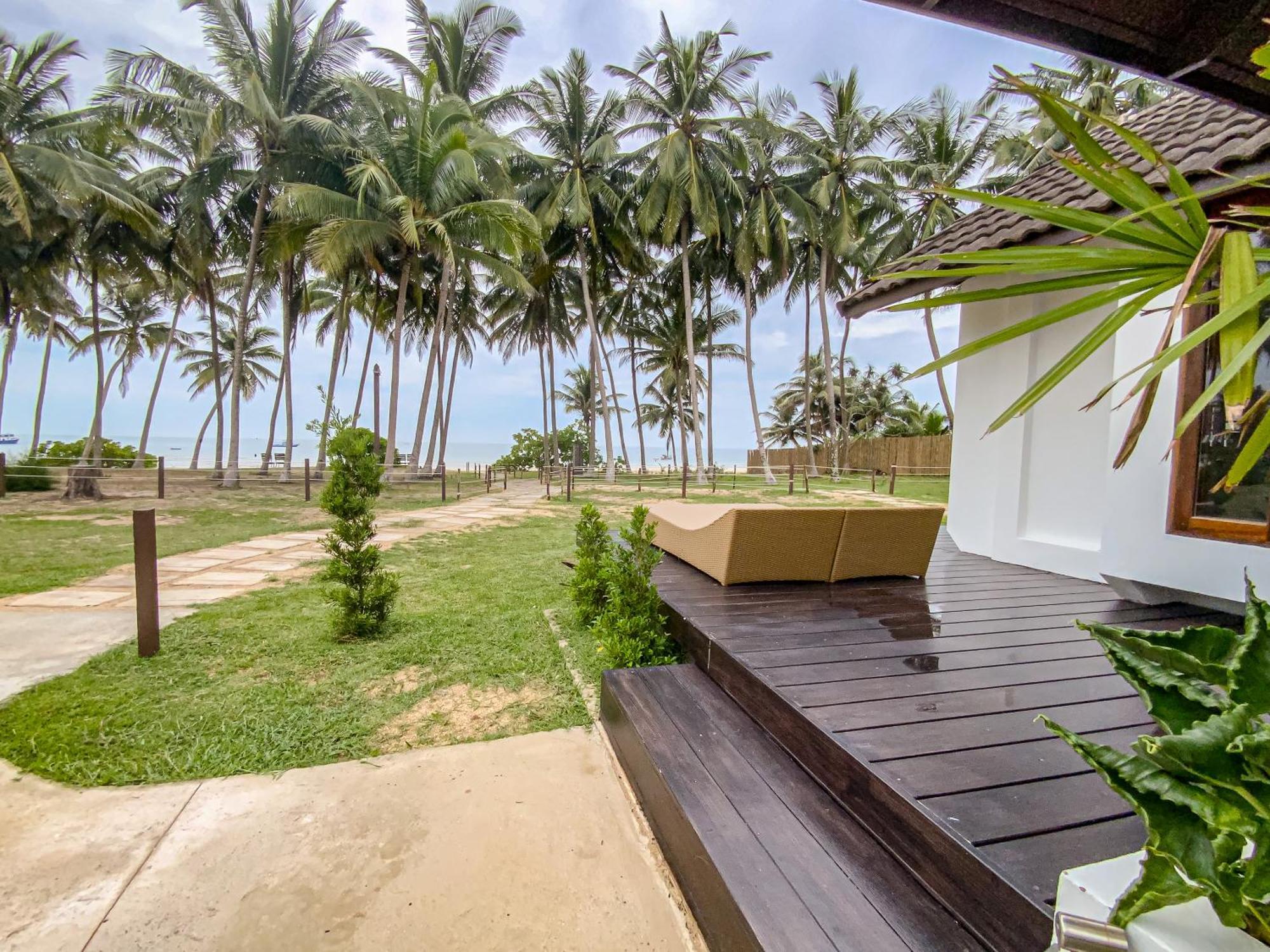 Chumphon Cabana Resort Exterior photo