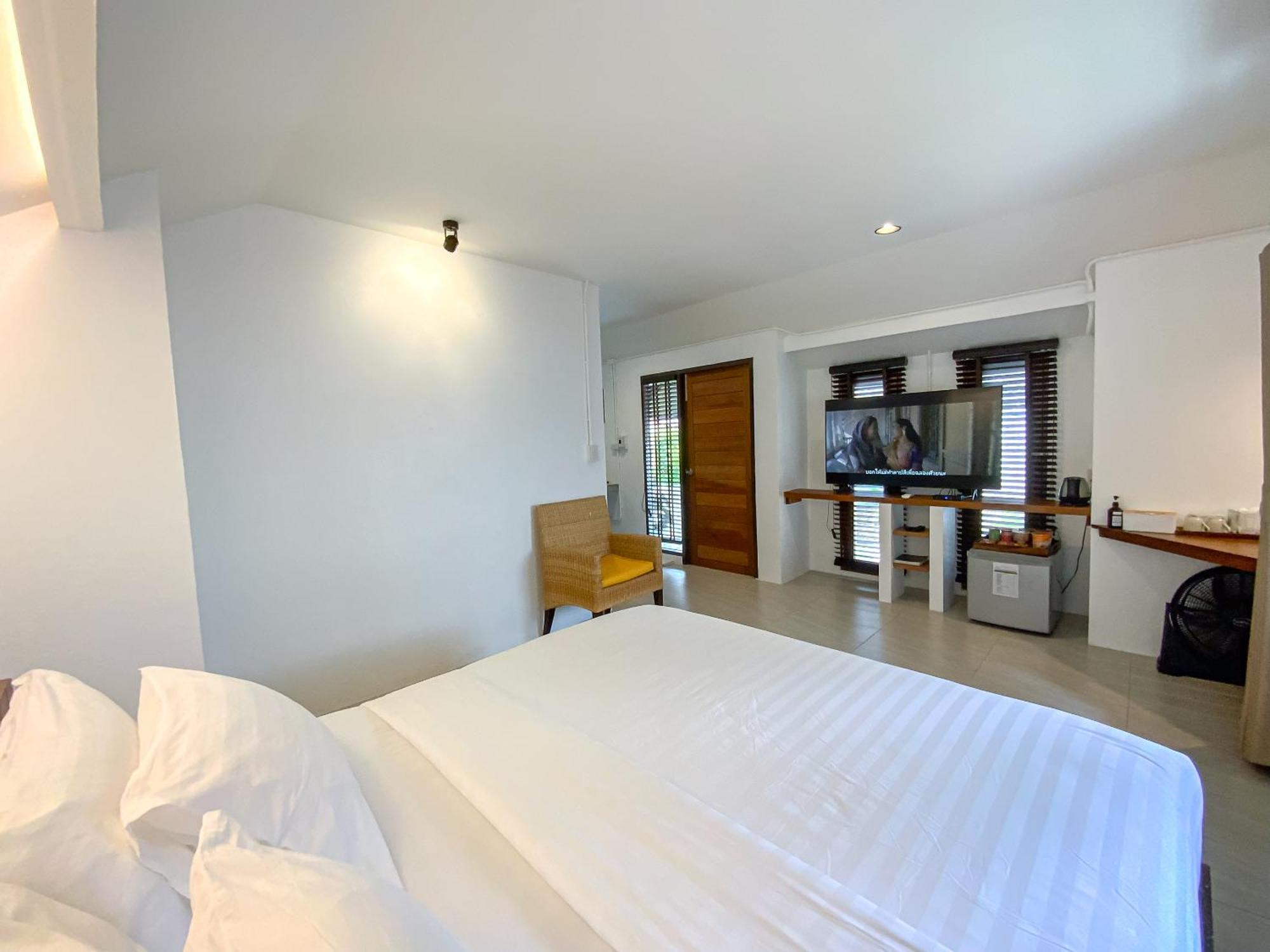 Chumphon Cabana Resort Exterior photo