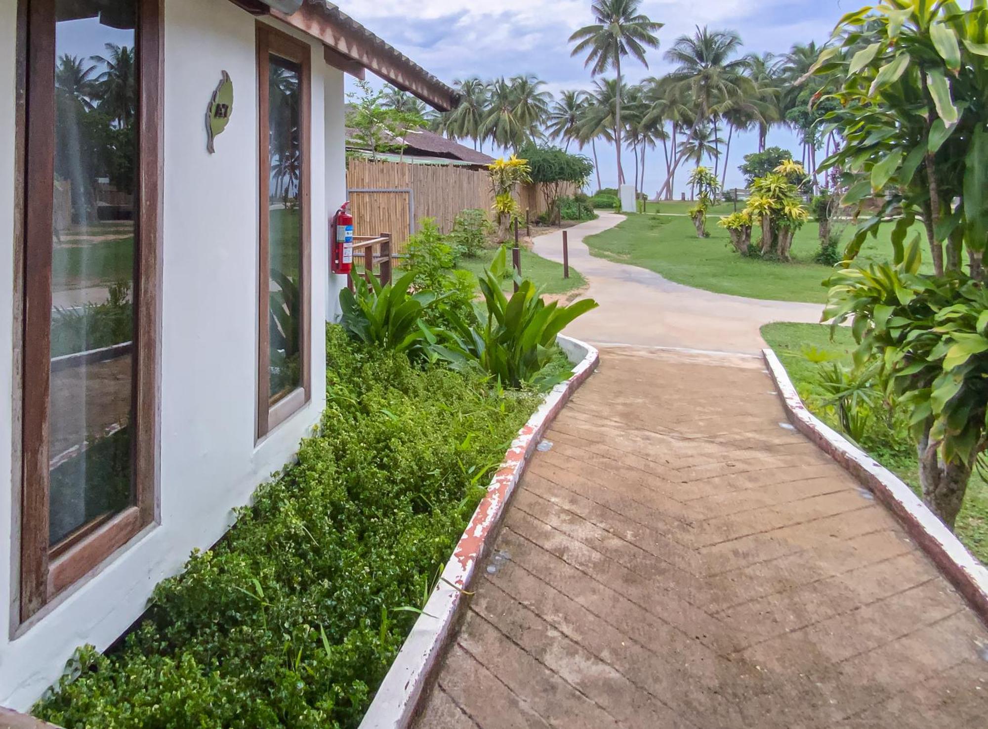 Chumphon Cabana Resort Exterior photo