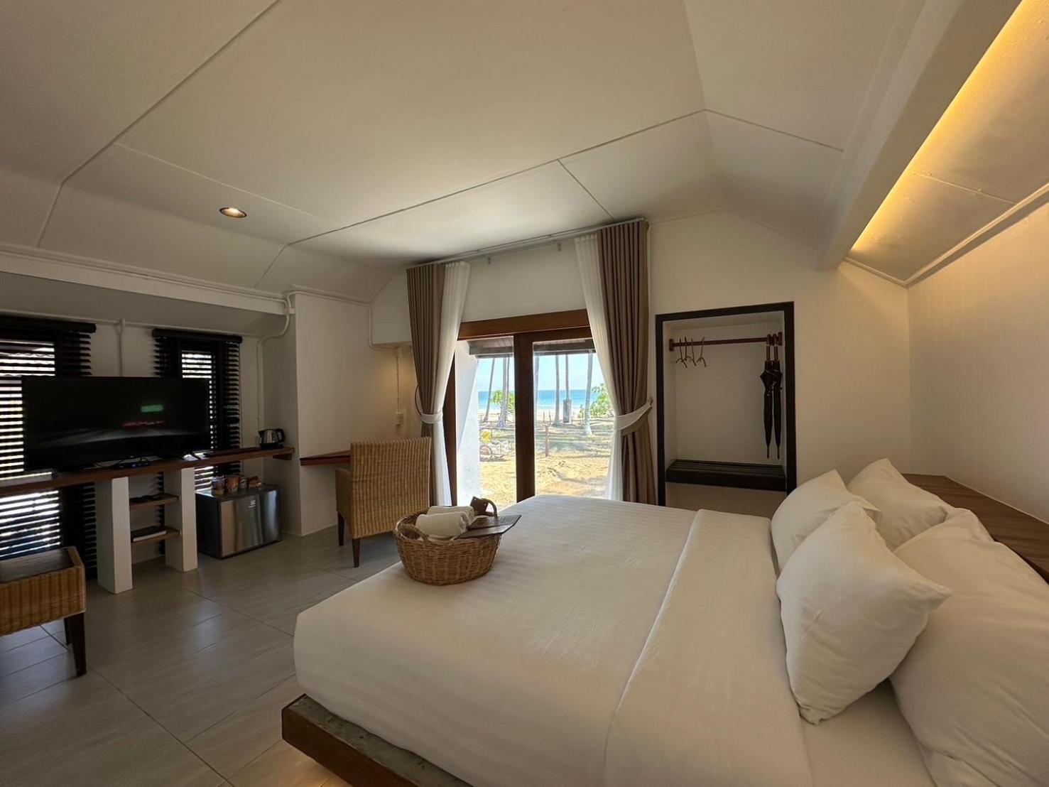 Chumphon Cabana Resort Exterior photo