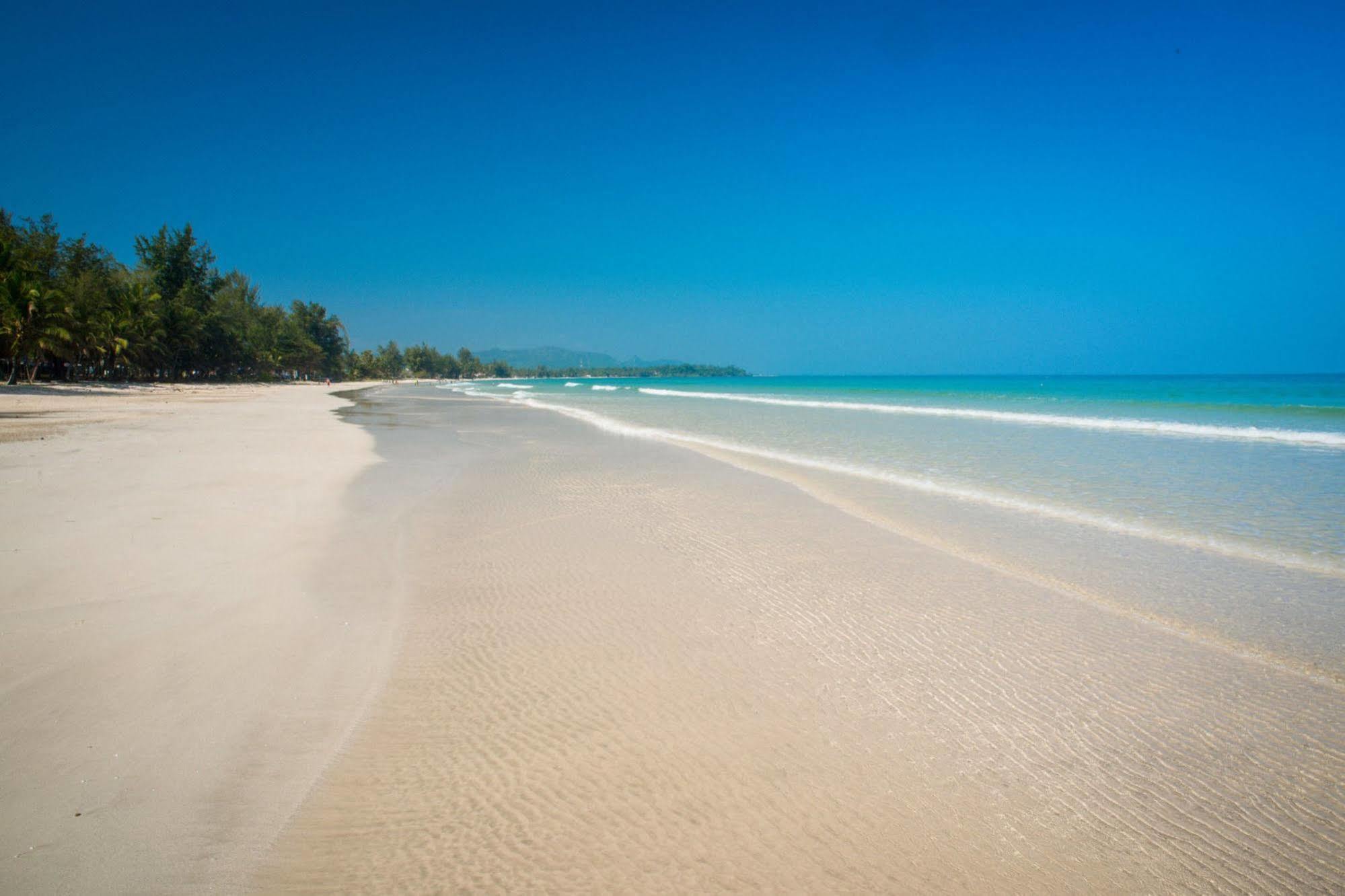 Chumphon Cabana Resort Exterior photo