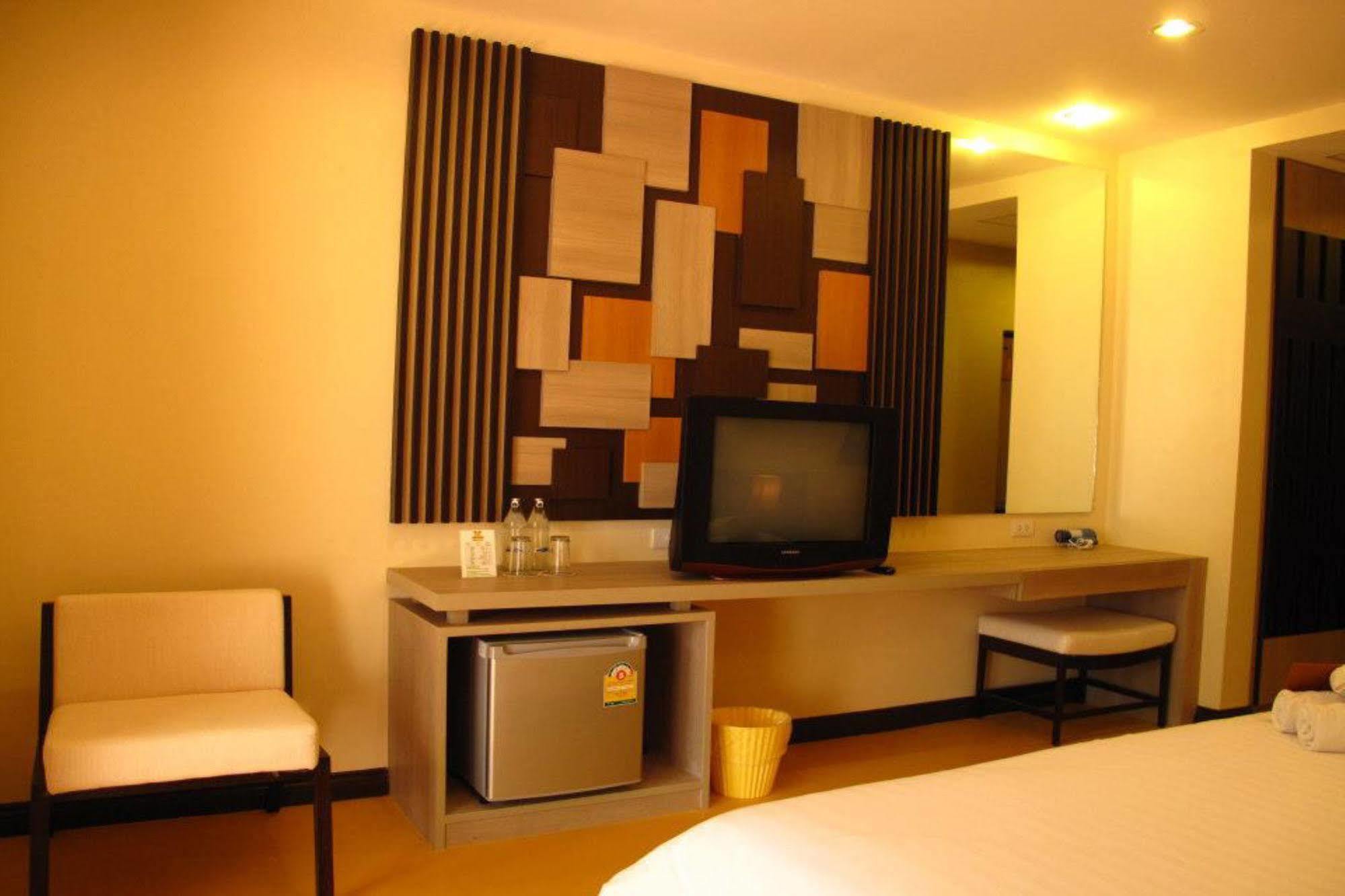 Chumphon Cabana Resort Exterior photo