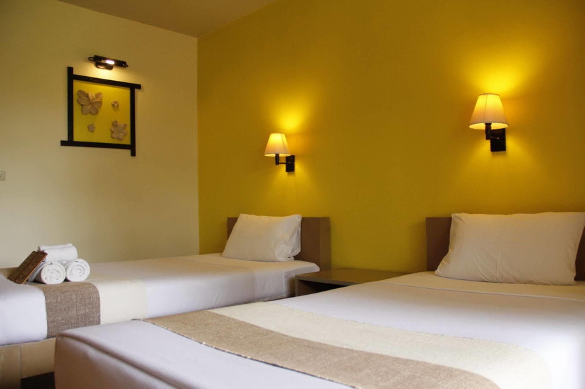 Chumphon Cabana Resort Exterior photo