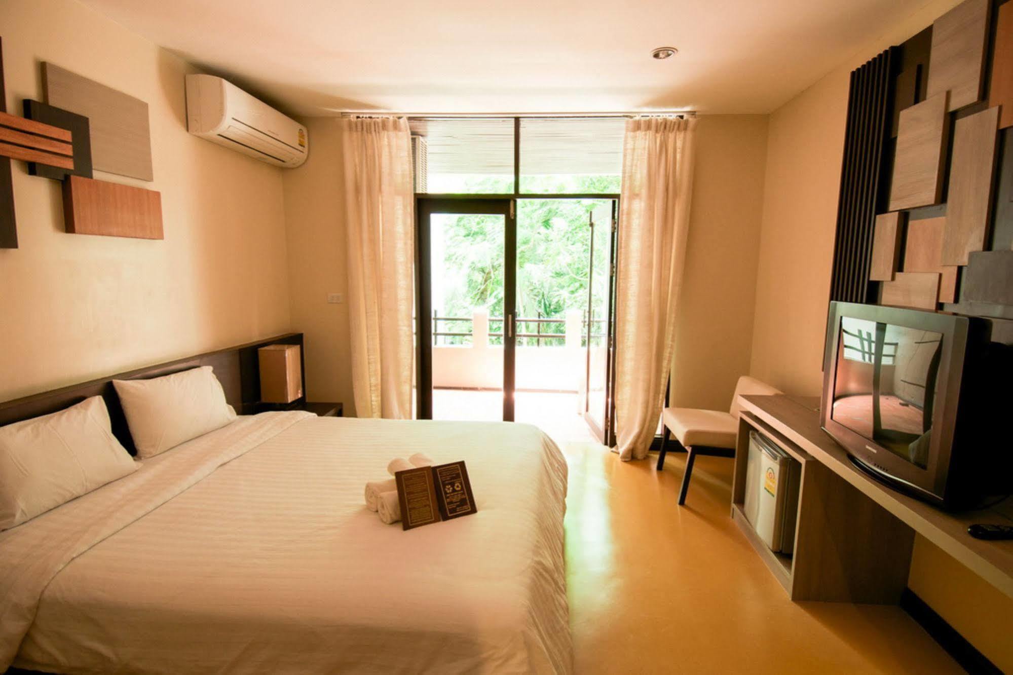 Chumphon Cabana Resort Exterior photo